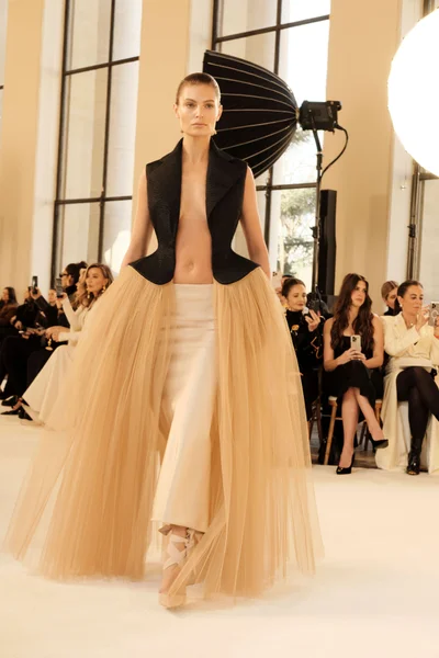 Look 5